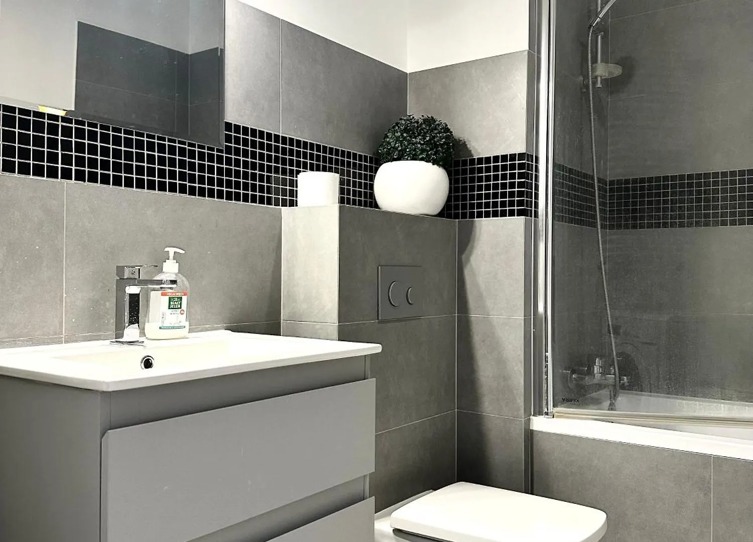 Dubois 7 Apartment - Self Check-In 20H - Lift Wrocław