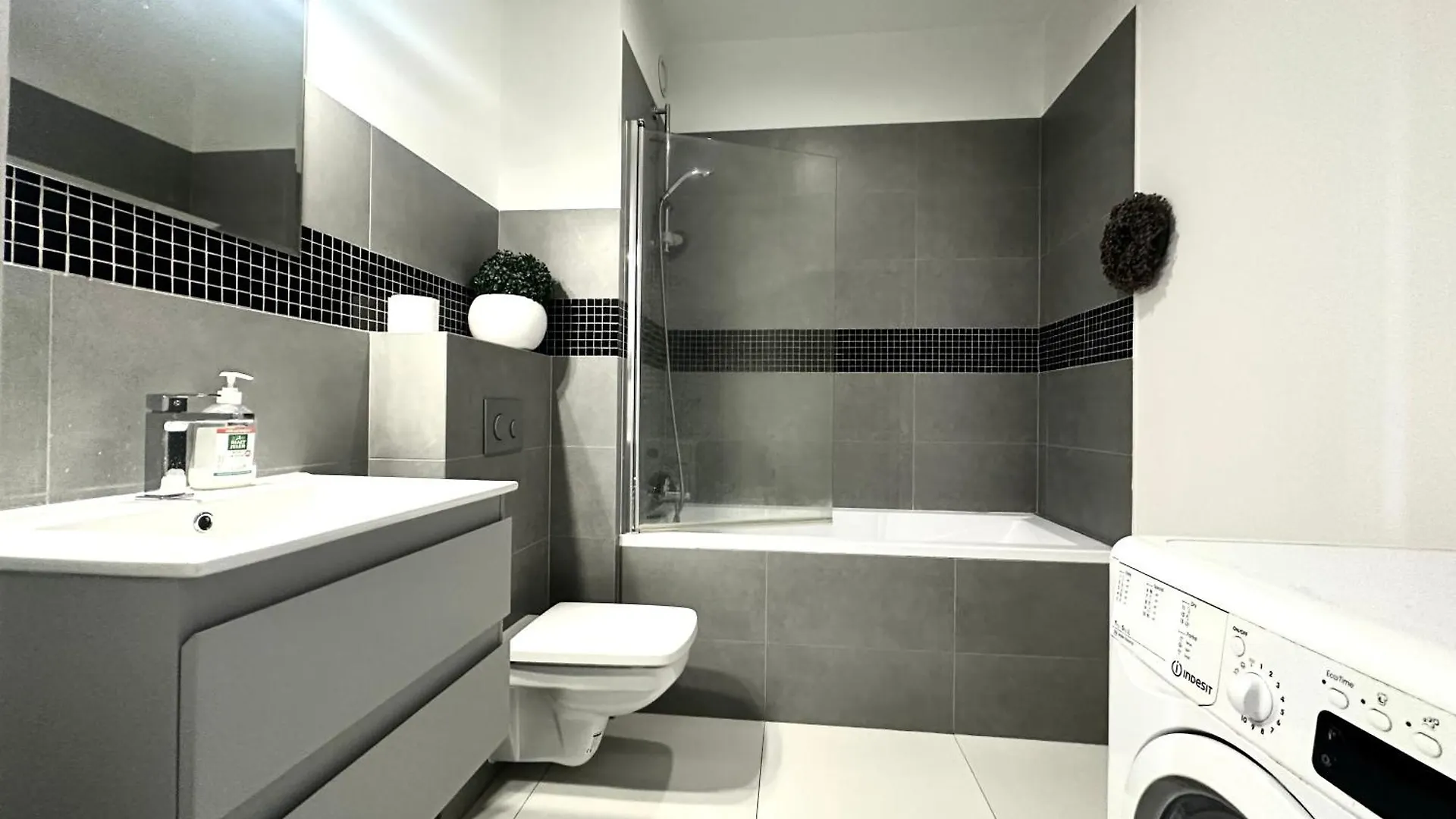 Dubois 7 Apartment - Self Check-In 20H - Lift Wrocław